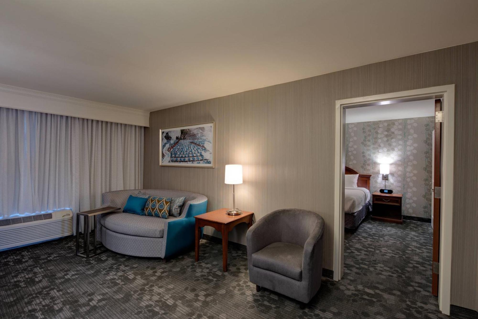 Courtyard Chapel Hill Hotel Luaran gambar