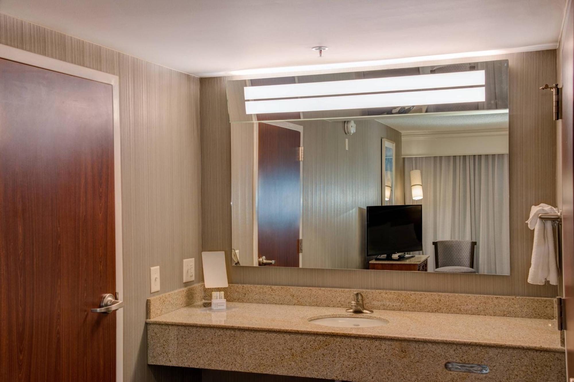 Courtyard Chapel Hill Hotel Luaran gambar