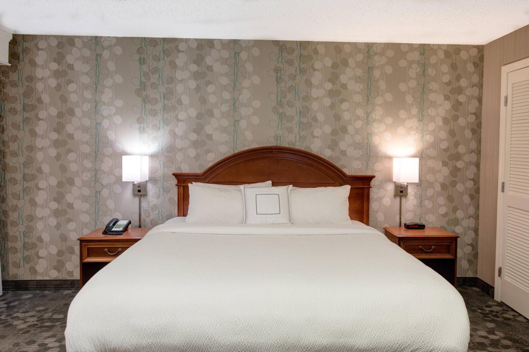 Courtyard Chapel Hill Hotel Luaran gambar